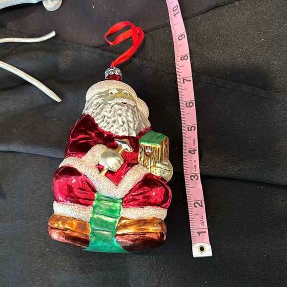 Blown Glass Santa Ornanment - Picture 7 of 7